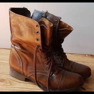Steve Madden  Troopa - Leather - Size 9.